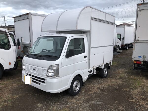 ID:9＠H.28(2016)年 日産 NT100クリッパー キッチンカー 移動販売車 ケータリング ホワイト 走行72,392km