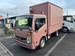 販売済み　ID:56★H.24年 日産 アトラス キッチンカー予備検付 ピンク 走行41,183km