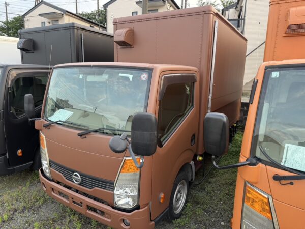 ID:c88@平成25年 日産 アトラス キッチンカー加工車8ナンバー 予備検付き シンク、冷蔵庫等機材付き