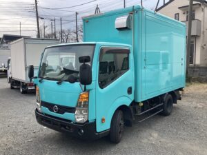 ID:113＠ 平成26(2014)年 日産 アトラス キッチンカー ベース 電源 跳ね上げ販売口 作業台 ATガソリン車