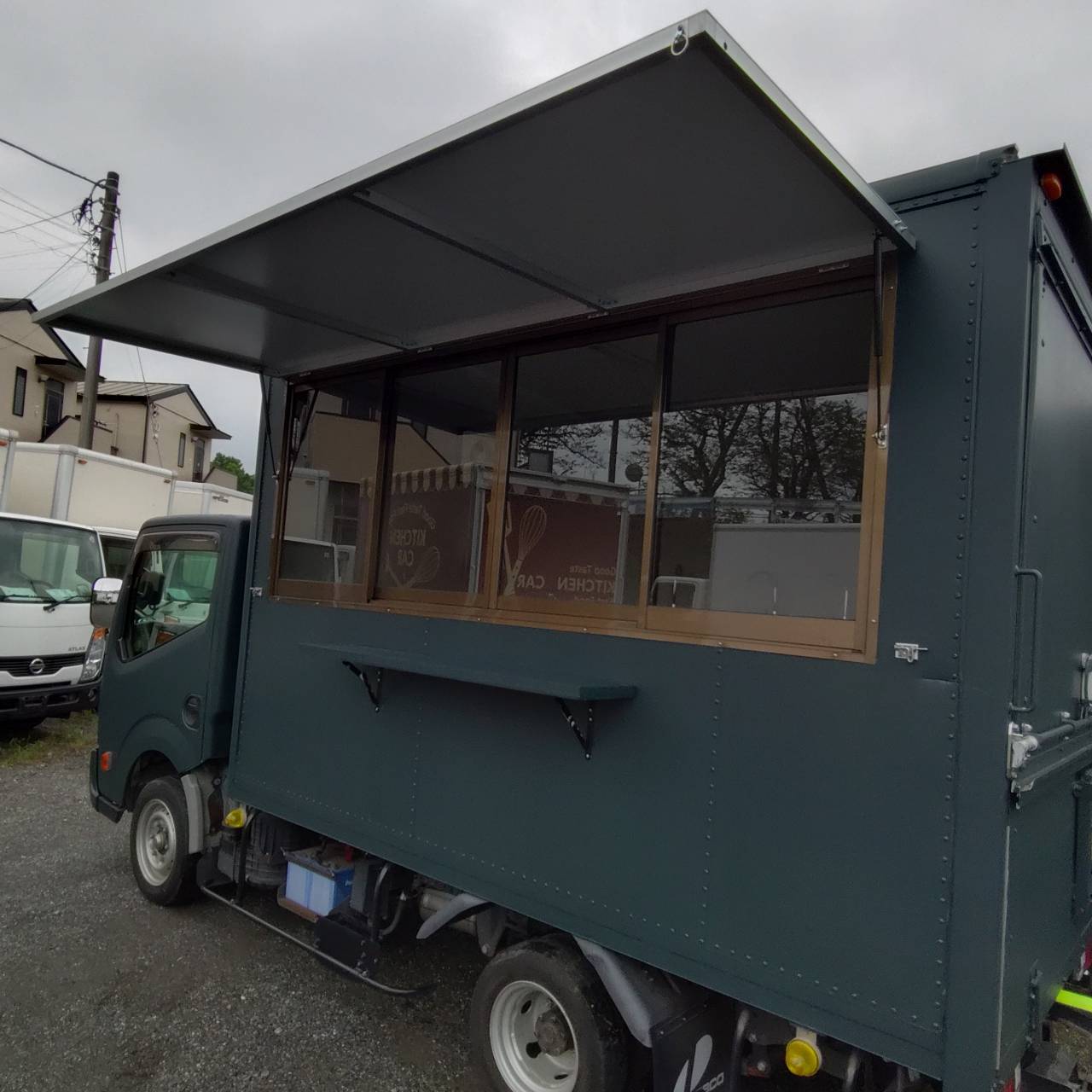 ID:129@ H.27(2015)年 日産 アトラス ディーゼルキッチンカー 機材込 ネイビー 走行57,166km - 画像 (4)