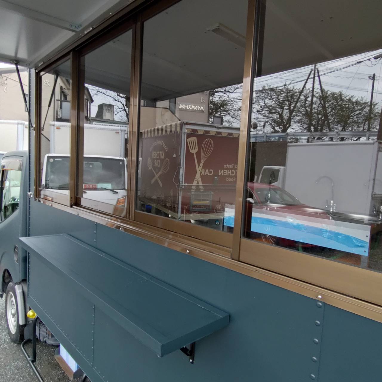 ID:129@ H.27(2015)年 日産 アトラス ディーゼルキッチンカー 機材込 ネイビー 走行57,166km - 画像 (6)